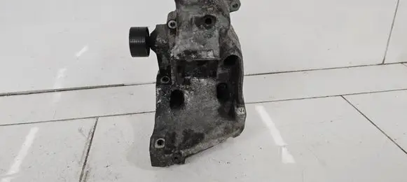 BMW 5 E60 E61 Generator/alternator bracket 7802639 GD01485 13792010