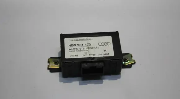 Audi A4 S4 B5 8D Alarm control unit/module 4B0951173