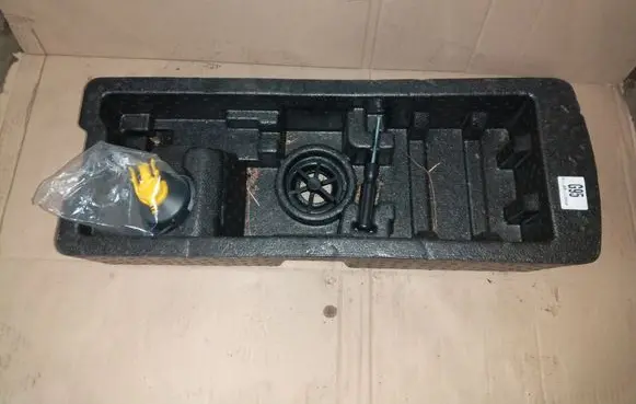 KIA Xceed Glove box in trunk 