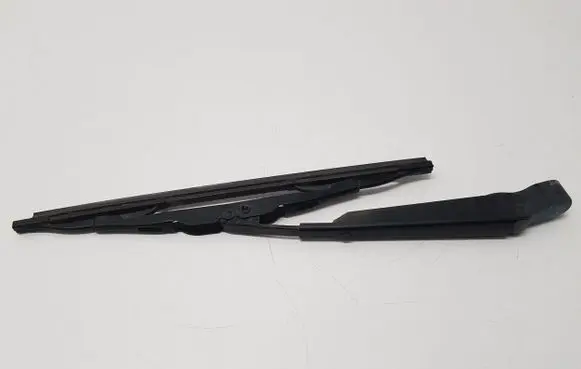 Rear wiper blade arm