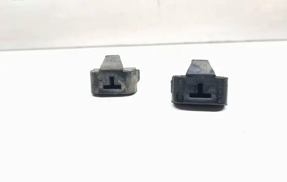BMW 3 E90 E91 Radiator mount bracket 7805310