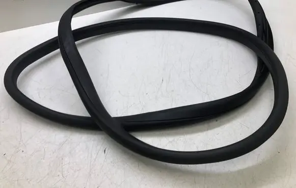 Mercedes-Benz B W246 W242 Rear door rubber seal (on body) 