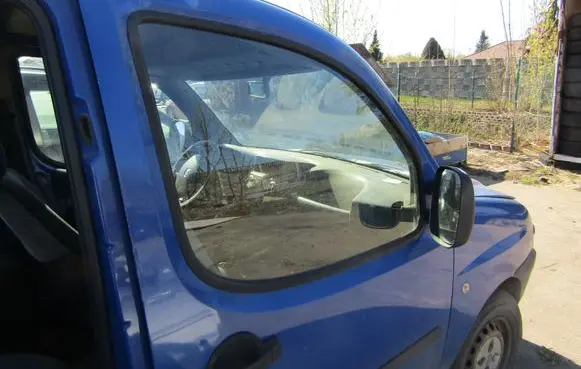 Fiat Doblo Front door window glass four-door 