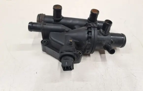 Renault Vel Satis Thermostat/thermostat housing 8200154300 8200154296