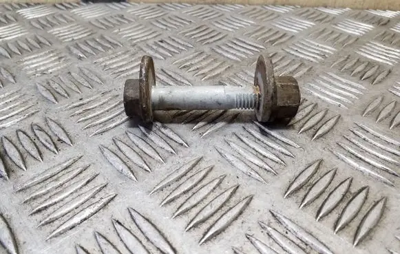 Chevrolet Captiva Rear suspension camber bolt 