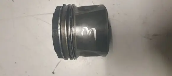 Volvo XC90 Piston 