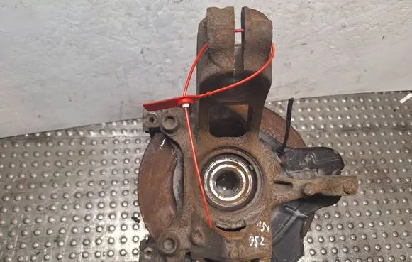 Peugeot Boxer Front wheel hub spindle knuckle S25062510