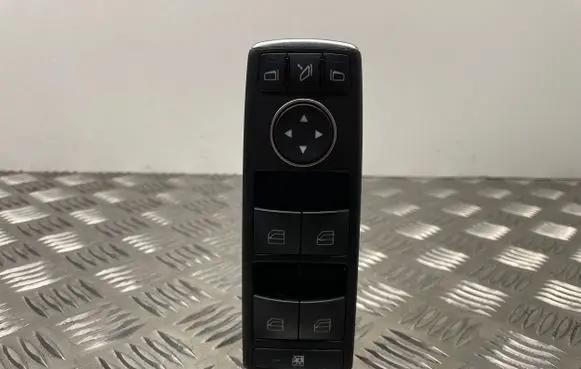 Mercedes-Benz C W204 Electric window control switch A2049055402