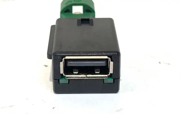 USB socket connector