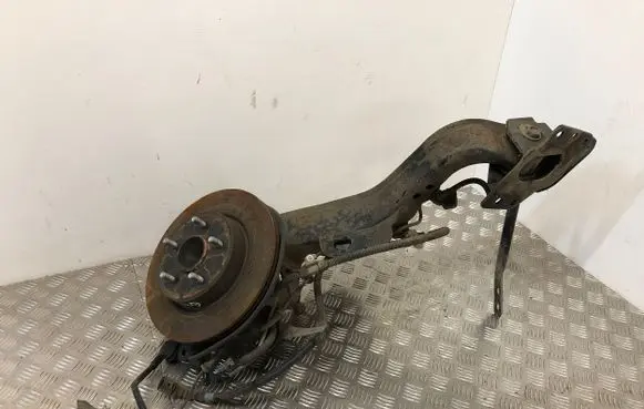 Nissan X-Trail T32 Rear wheel hub