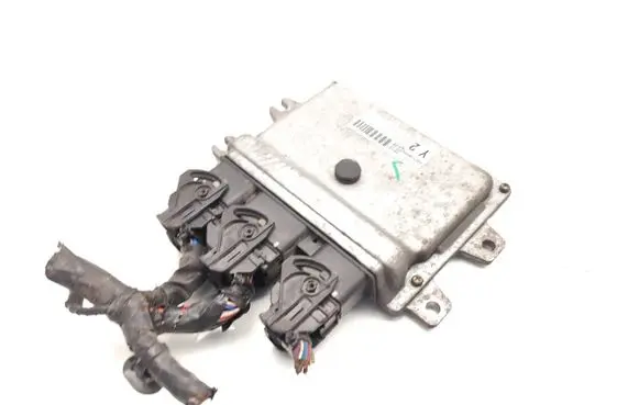 Nissan Micra Engine control unit/module A56-E33 A56-E33T6E1505