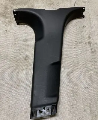 (B) pillar trim (bottom)