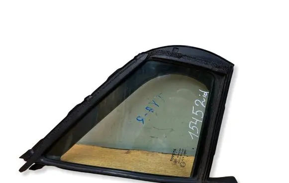 Toyota Yaris Front door vent window glass four-door 682150D050 43R00097 E1743R00097