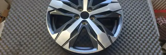 Peugeot 5008 II R18 alloy rim 9811635077