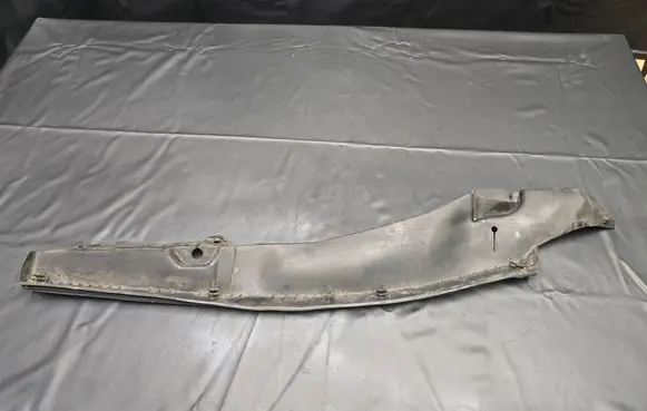 Infiniti FX Fender end trim 658211CA0A