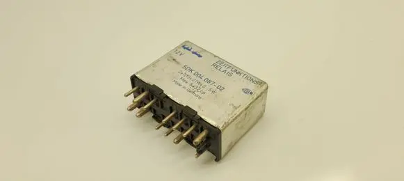 Mercedes-Benz E W124 Tow bar relay 5DK00408702 5DK004087
