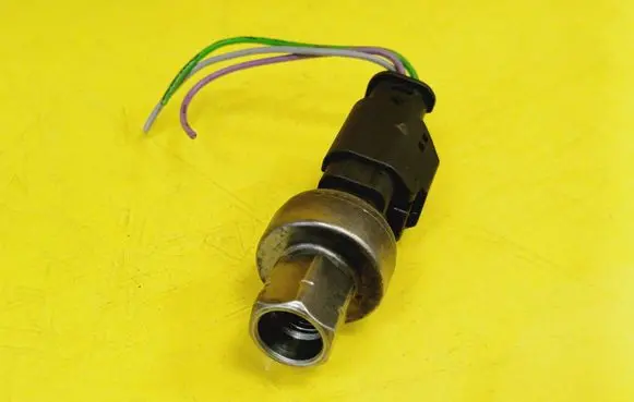 Peugeot 307 Air conditioning (A/C) pressure sensor 9647971280