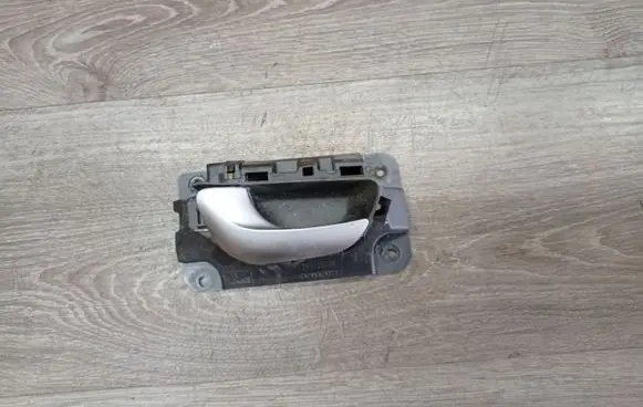 Volvo S80 Front door interior handle 09170045