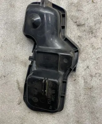 Audi A6 S6 C5 4B Headlight/headlamp dust cover 15381400