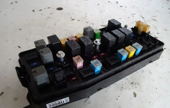 Opel Antara Fuse module 95202898