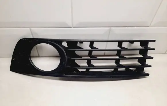 Audi A4 S4 B6 8E 8H Front bumper lower grill 8E0807681 0010111840410