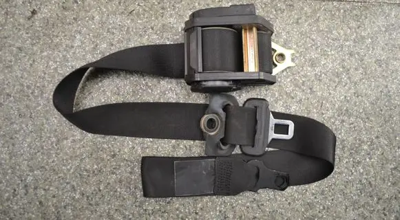 BMW 7 E32 Front seatbelt 21205F