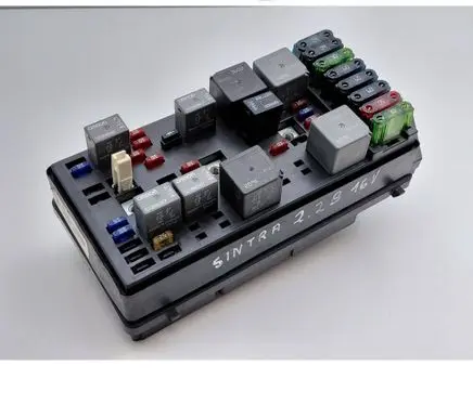 Opel Sintra Fuse module 15353792