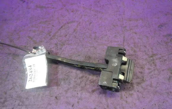 BMW 5 F10 F11 Front door check strap stopper 7182005