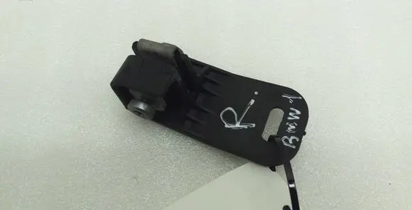 BMW 1 E81 E87 Headlight/headlamp mounting bracket 6940664