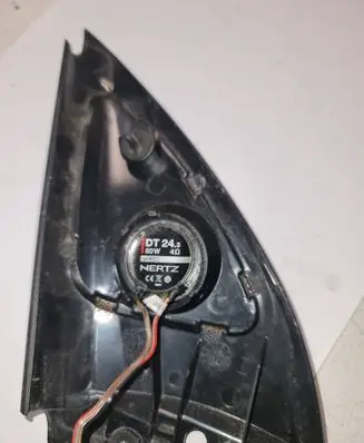 Front door high frequency speaker