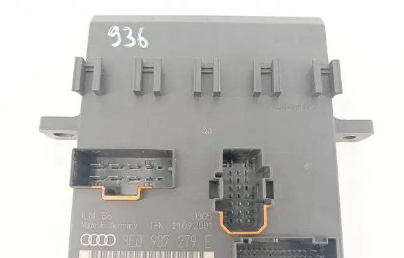 Audi A4 S4 B6 8E 8H Light module LCM 8E0907279E
