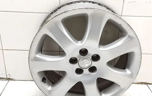 Toyota Avensis T250 R17 alloy rim 4261105260 17X7JJET45 5X105