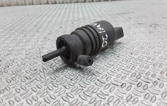 Skoda Octavia Mk1 (1U) Windscreen/windshield washer pump