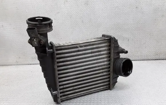 Skoda Superb B5 (3U) Intercooler radiator 3B0145805J