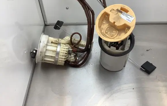 Mercedes-Benz E W211 In-tank fuel pump 228235045001Z