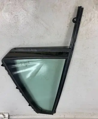 BMW X5 G05 Rear vent window glass 742871111 7428711