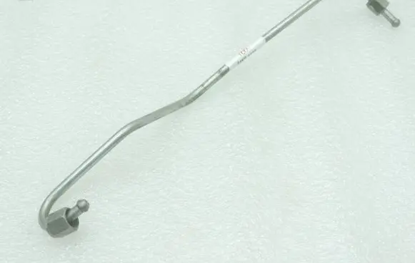 Toyota Avensis T250 Fuel injector supply line/pipe 238040R010 238040R020