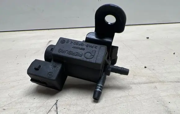 Opel Zafira A Turbo solenoid valve 90530039 72213800 02T283