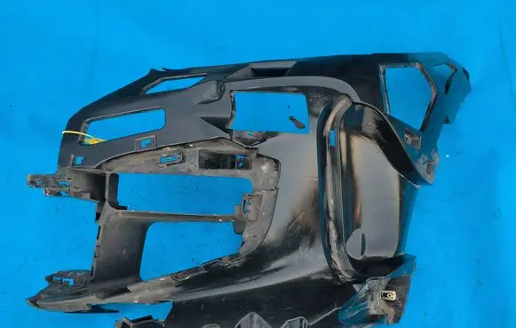BMW 1 F40 Front bumper mounting bracket 8070937