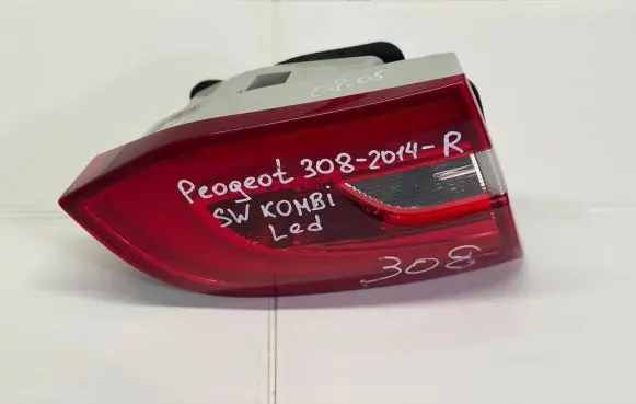 Peugeot 308 Tailgate rear/tail lights