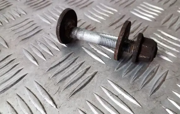 Volkswagen Sharan Rear suspension camber bolt 
