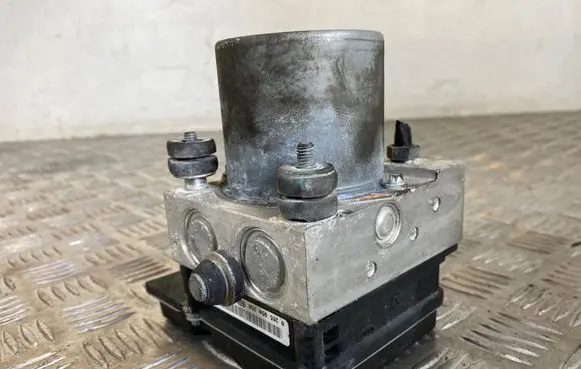 Audi A4 S4 B7 8E 8H ABS Pump 8E0614517AP 8E0910517C