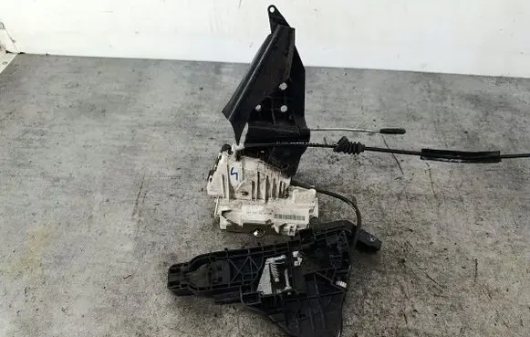 Mercedes-Benz B W245 Rear door lock 1697302135