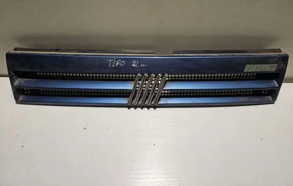 Fiat Tipo Front grill A2555381