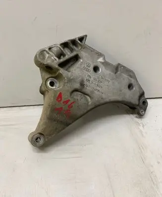 Volkswagen PASSAT B7 Engine mounting bracket 03L199207 KTS71V120 A1519C031F