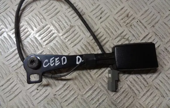 KIA Ceed Front seatbelt buckle 6100816A