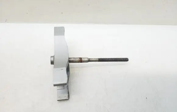 Volkswagen Touran III Fuel Injector clamp holder 04L216