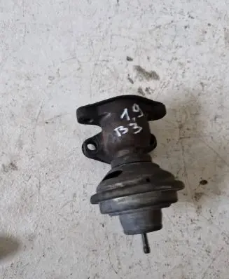 Volkswagen PASSAT B3 EGR valve