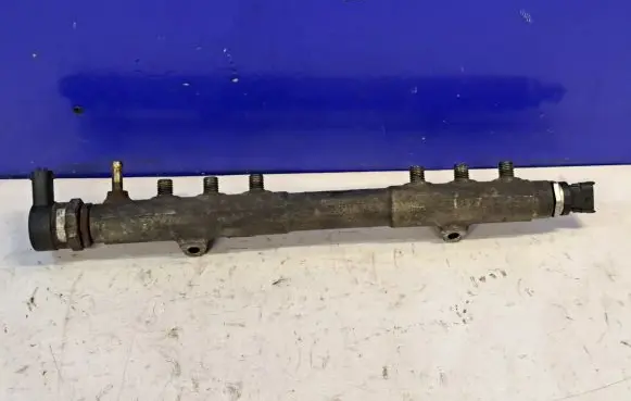 Volvo V70 Fuel main line pipe 0445215023 30757146