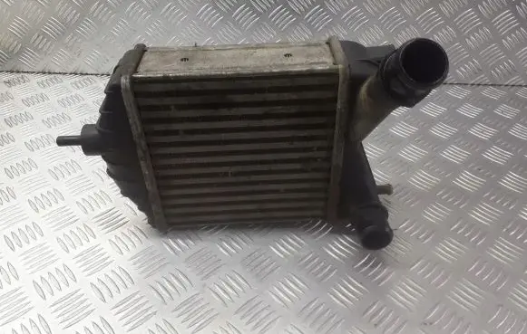 Fiat Punto (188) Intercooler radiator 817850000
